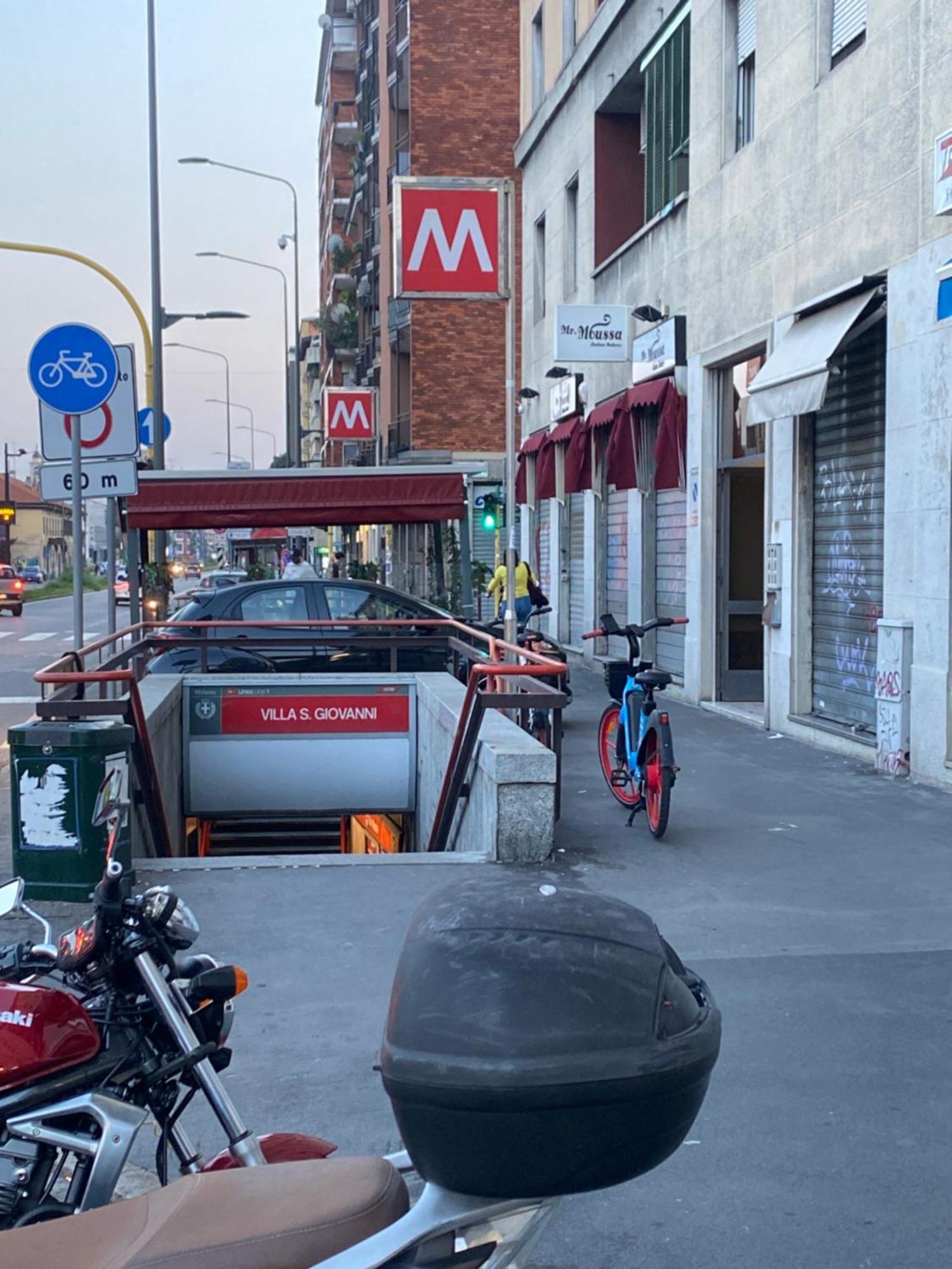 Bnb Milano Dipinta Di Blu Eksteriør bilde